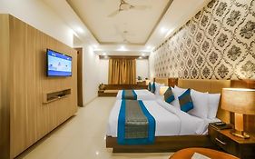 Hotel Almati Inn - Near Delhi Airport